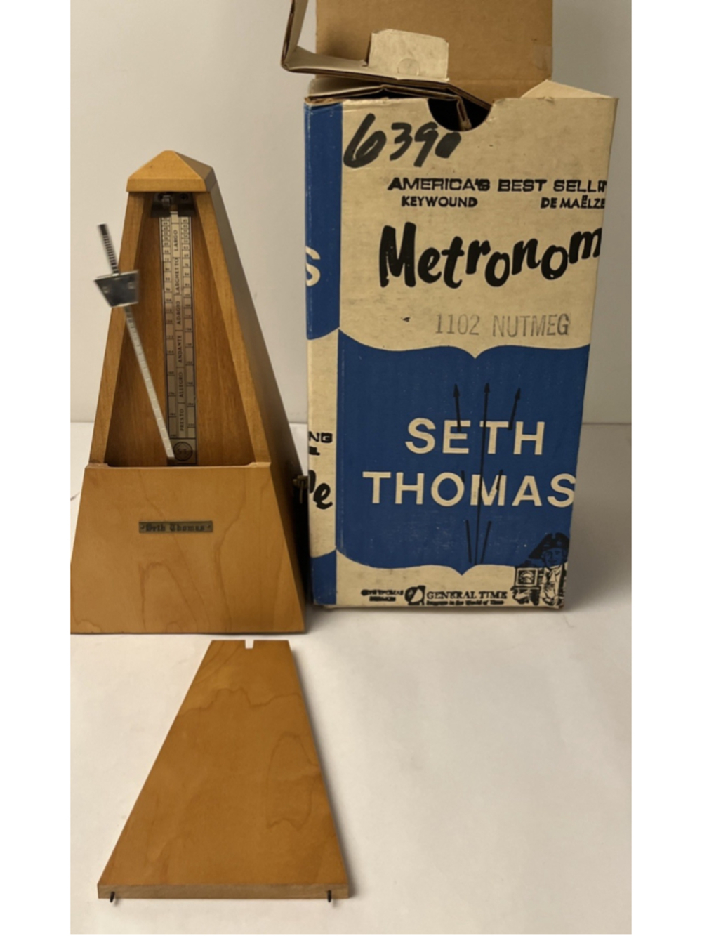 Vintage Seth Thomas Keywound Metronome De Maelzel Nutmeg Finish in Original Box